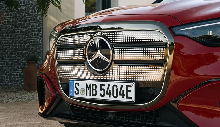 Mercedes-Benz u krizi: Profit prepolovljen, pad prodaje u Kini od 19 posto