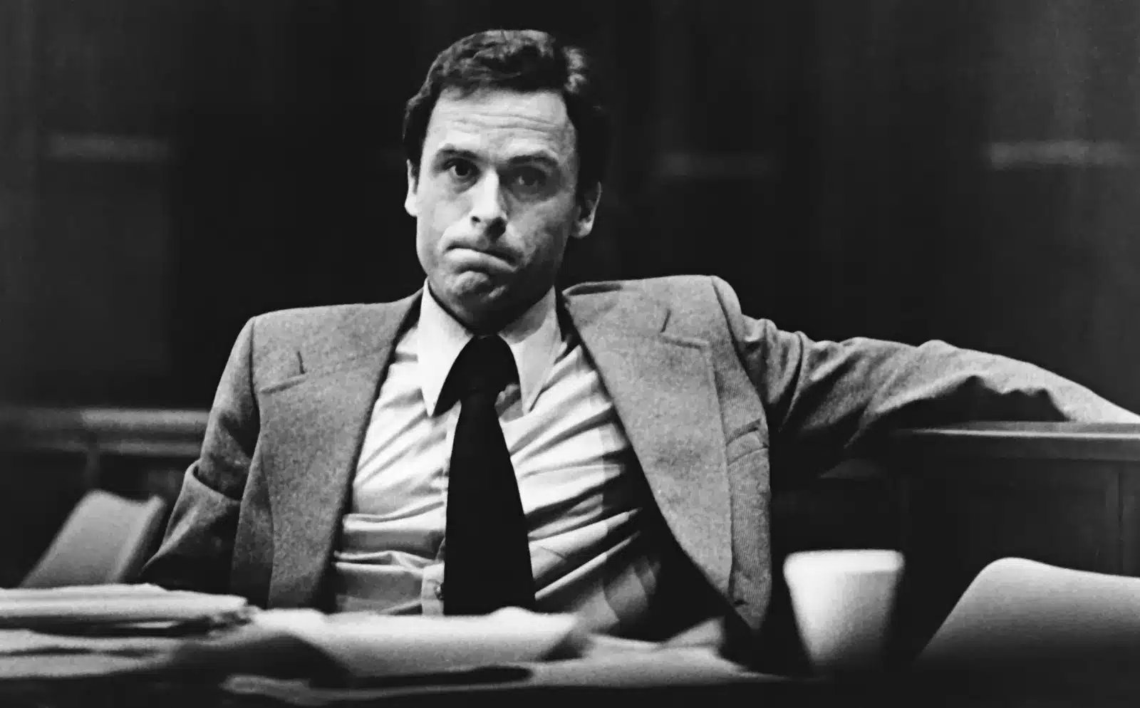 Zašto je Ted Bundy vjerovao da kontroliše svoje žrtve: Psihologija ‘Čarobnog Razmišljanja’ u serijskim ubistvima