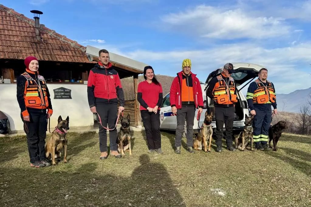 BiH dobila prve licencirane potražne pse po IRO standardima