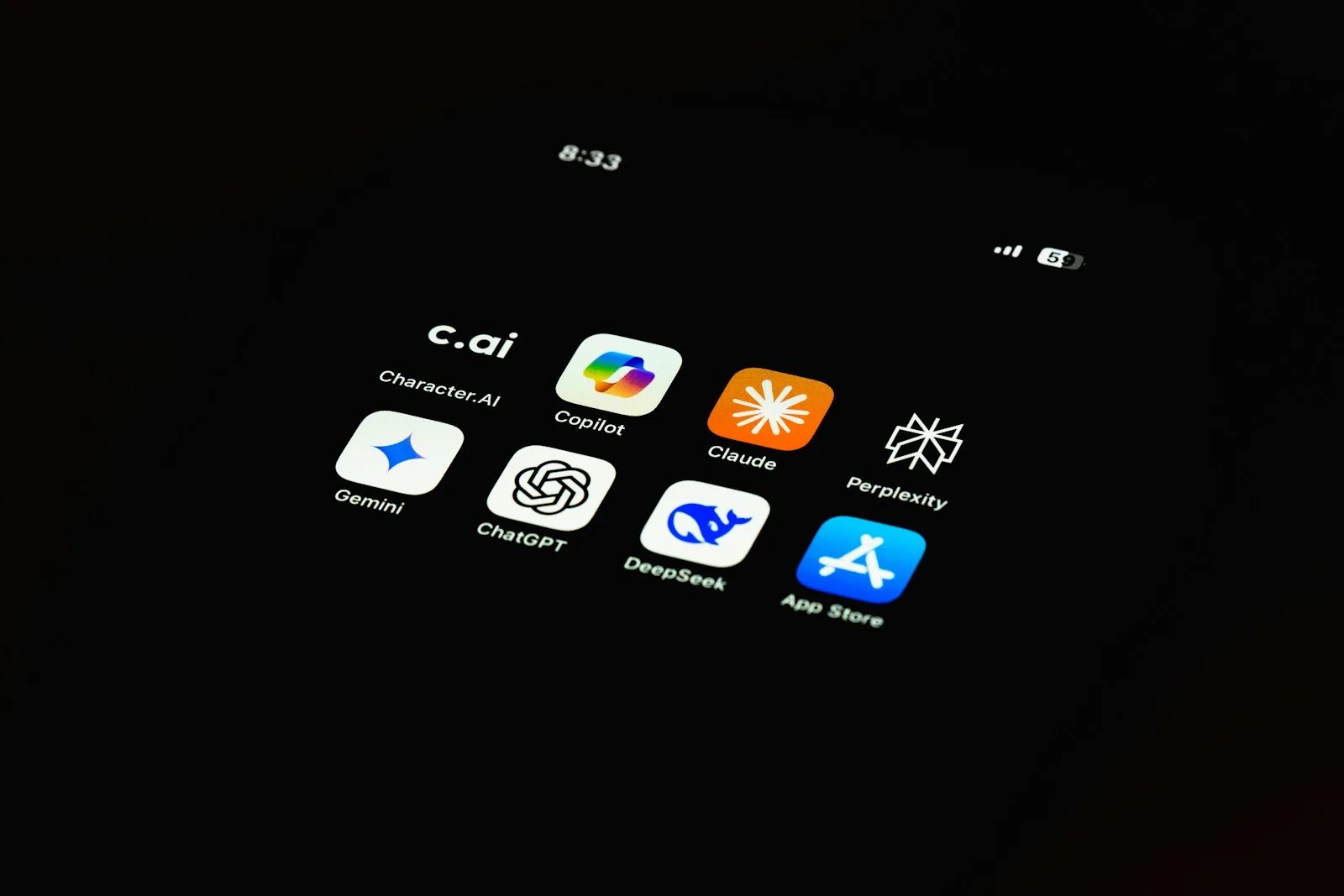 Britanija kriminalizuje AI kreiranje intimnih slika