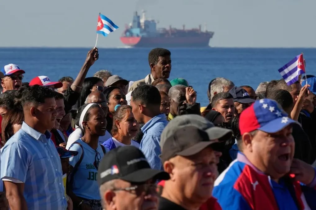 Rijetki protesti na Kubi pretvorili se u nasilje: Demonstranti napali sjedište Komunističke partije zbog nestanka struje i nestašice hrane