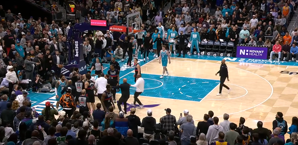 Haos na parketu: Tučnjave na dva NBA meča zaustavile utakmice, policija intervenisala u Sjevernoj Karolini