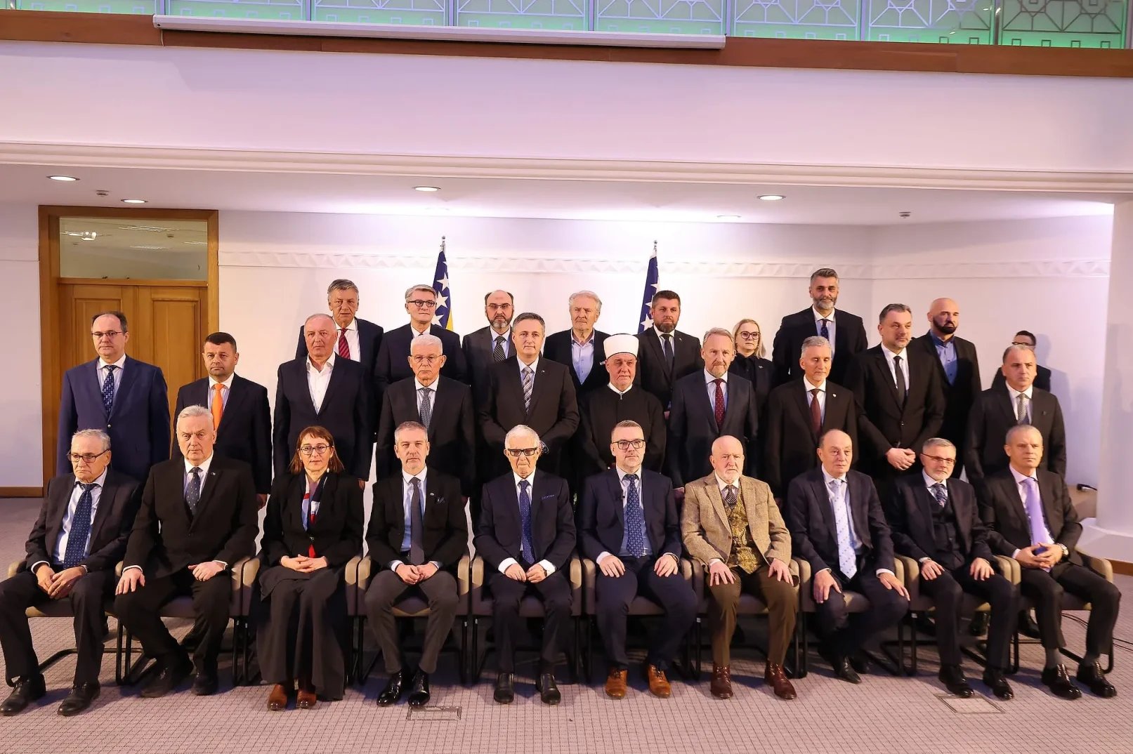 Grupna fotografija zvaničnika i političara Bosne i Hercegovine