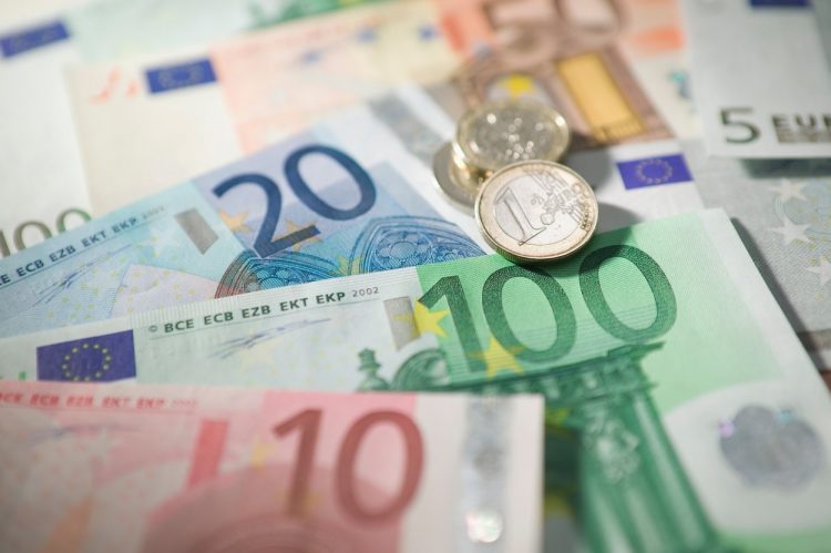 Euro porastao nakon Trumpove odluke o odgodi tarifa