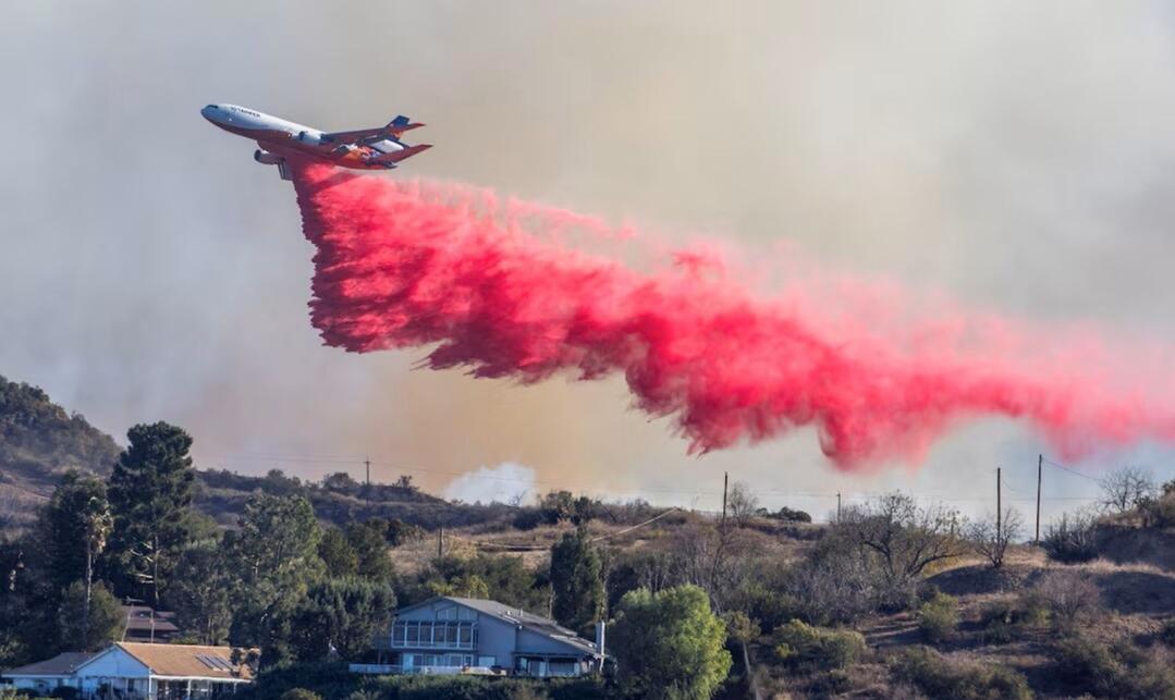 Vatrogasni retardant: Ključna pomoć u gašenju požara u Los Angelesu