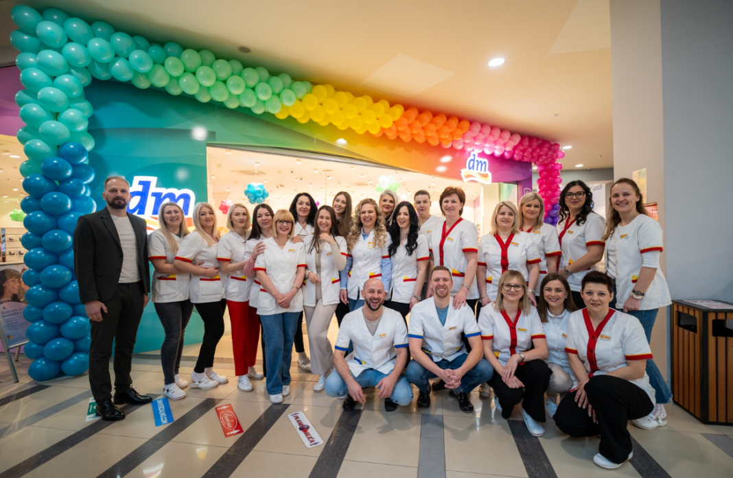 Otvorena preuređena dm prodavnica u Gračanici uz vrijednu donaciju i nagradnu igru