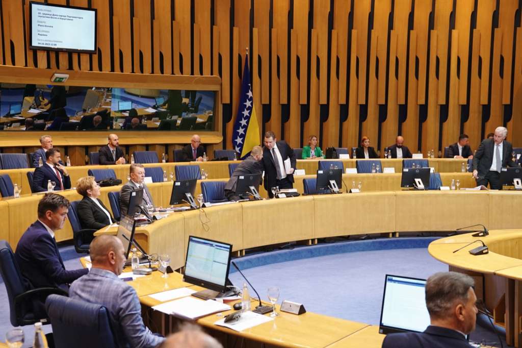 Delegati HDZ-a BiH srušili kvorum: Ništa od smjene Špirića