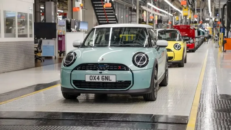 BMW odlaže proizvodnju električnih Mini automobila zbog “neizvjesnosti” BMW odlaže proizvodnju električnih Mini automobila zbog “neizvjesnosti”