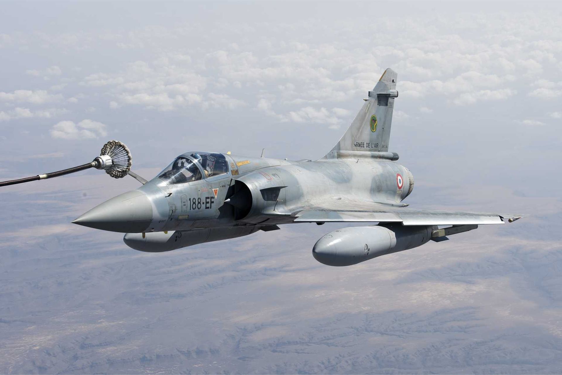 Francuska dostavila Ukrajini prve Mirage 2000-5 borbene avione