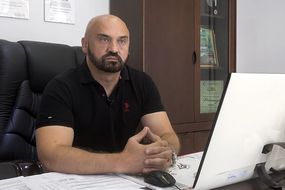 Ministar Isak oštro reagirao: “Govor mržnje i veličanje ratnih zločinaca neću tolerisati” Ministar Isak oštro reagirao: “Govor mržnje i veličanje ratnih zločinaca neću tolerisati”