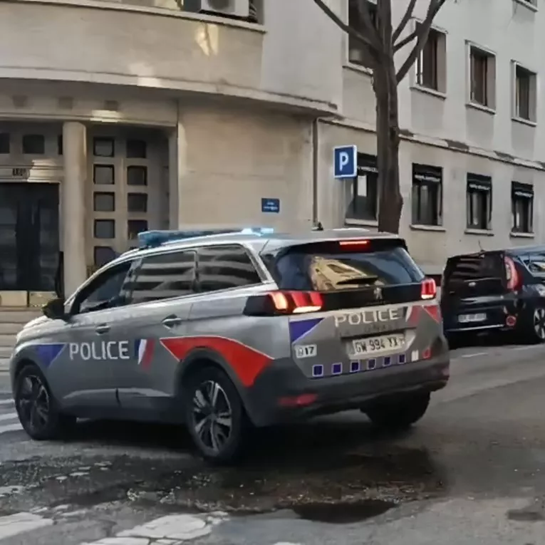 Napad Molotovljevim koktelima na ruski konzulat u Francuskoj