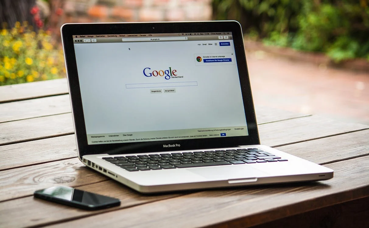 Nikada ne kucajte ovih pet fraza u Google