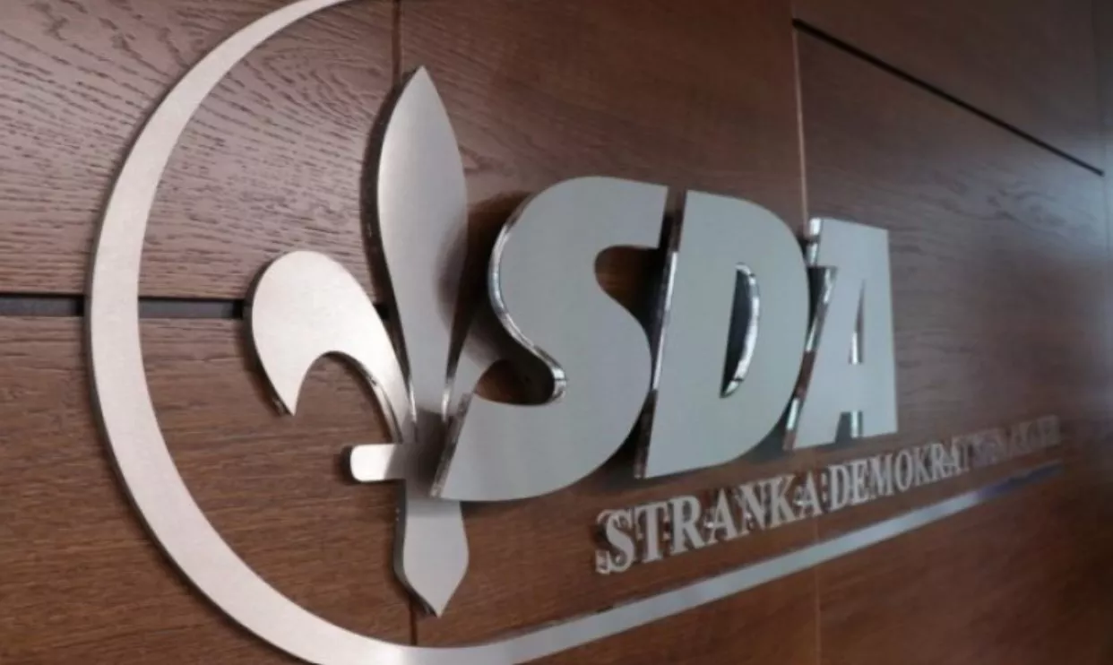 Predsjedništvo SDA: Dodiku zabraniti političke funkcije
