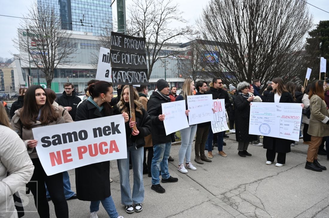 Protest studenata u Sarajevu, traže odgovornost za oktobarske poplave u BiH