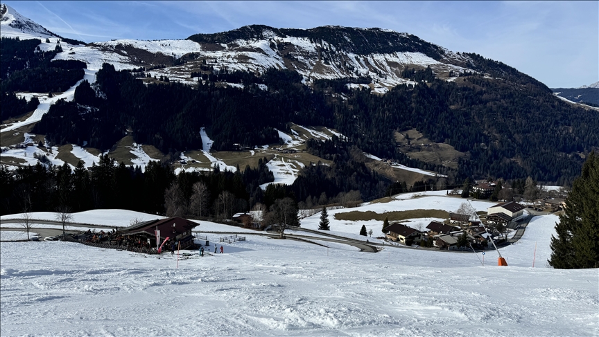 Skijaška sezona na austrijskim Alpama spašena vještačkim snijegom