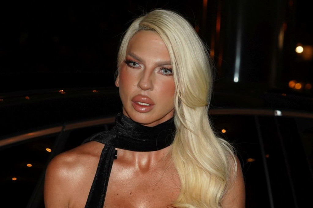 Nakon protesta oglasila se Karleuša, podržala Vučića i čestitala na “virtuoznoj političkoj partiji”