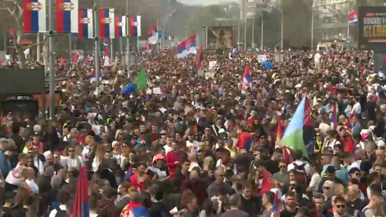 Masovni studentski protesti u Beogradu: Hiljade okupljenih krenule prema Narodnoj skupštini