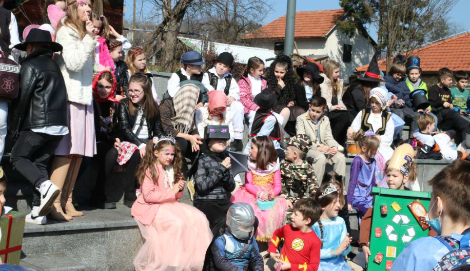 Tuzla zasjala u bojama karnevala maškara