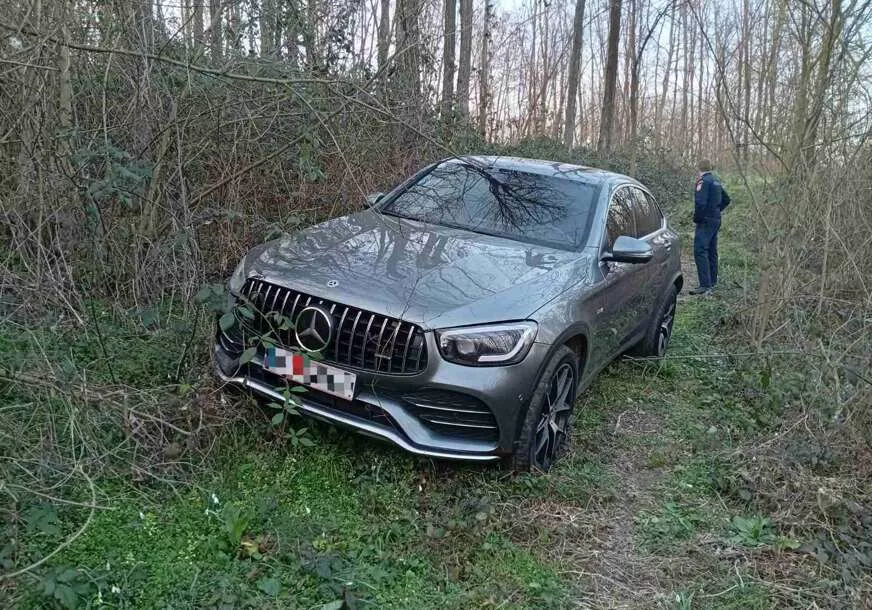 Lažno prijavio krađu Mercedesa kako bi naplatio štetu od osiguranja