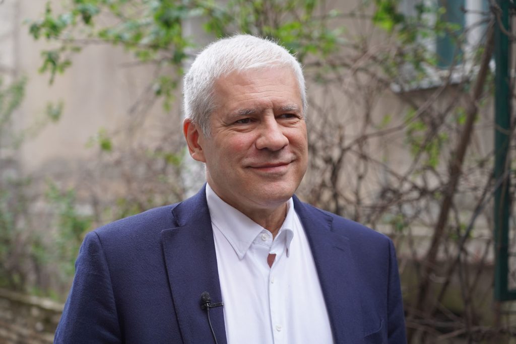 Tadić: Vlast brutalno napala mirne demonstrante u Beogradu Tadić: Vlast brutalno napala mirne demonstrante u Beogradu