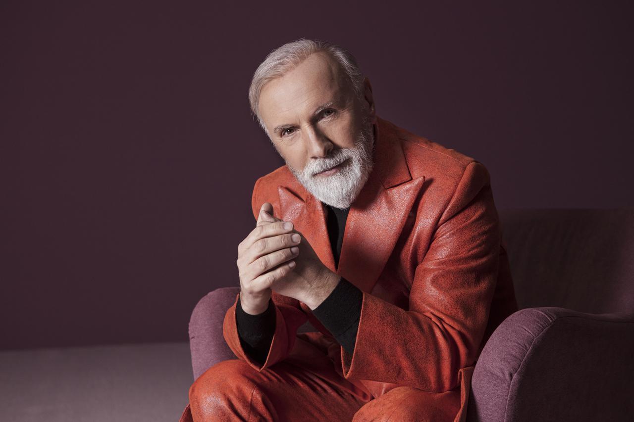 Dino Merlin objavio novi album “Mi” nakon više od decenije