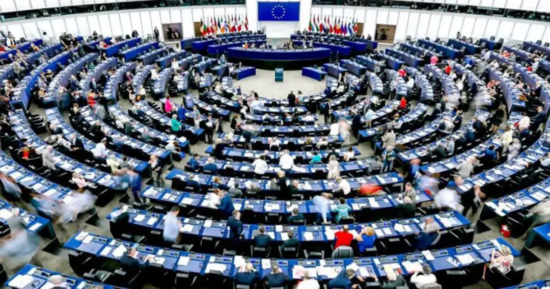 Grupa od 31 eurozastupnika traži od Ursule von der Leyen da otkaže sastanak s Vučićem