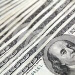 Dolar jača treću sedmicu: Inflacija i Bliski istok diktiraju tempo
