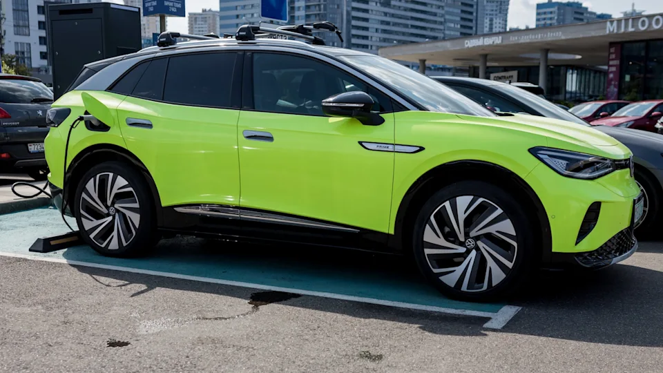 Novi model električnog vozila brzo je pretekao Teslu – evo zašto se rasprodaje Novi model električnog vozila brzo je pretekao Teslu – evo zašto se rasprodaje