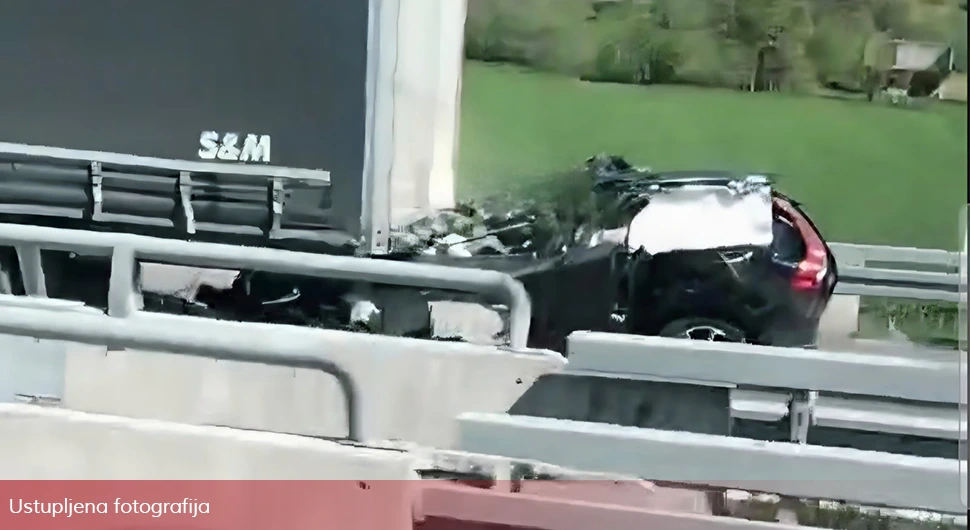 U nesreći kod Banje Luke poginuli narodni poslanik Srđan Todorović, supruga i dijete