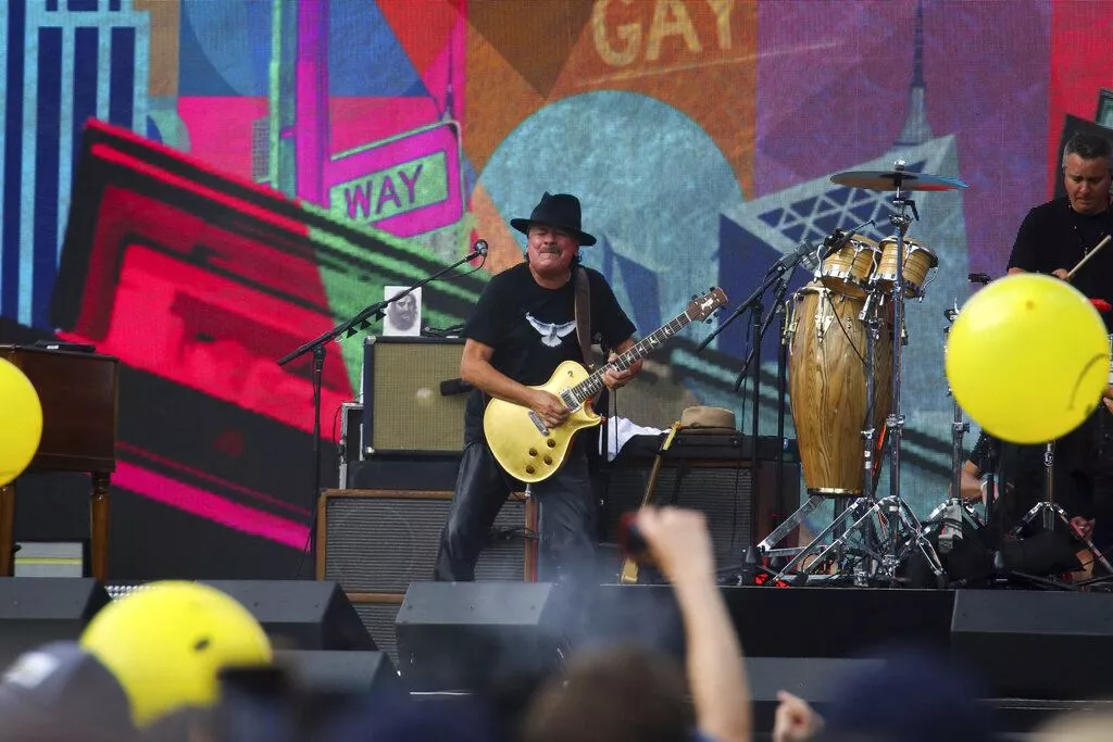 Carlos Santana hospitaliziran u Teksasu zbog dehidracije