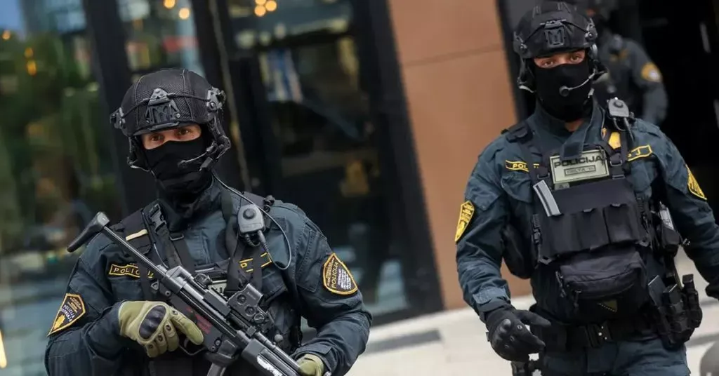 Pretresi u tri kantona zbog sumnji u zloupotrebe u Autocestama FBiH