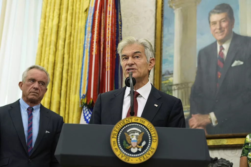 Doktor Mehmet Oz preuzeo dužnost direktora američke Federalne zdravstvene agencije Doktor Mehmet Oz preuzeo dužnost direktora američke Federalne zdravstvene agencije