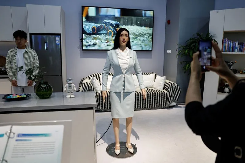 Kineski zvaničnik: Humanoidni roboti neće zamijeniti ljudske radnike