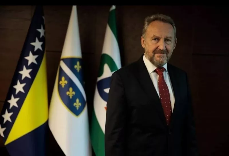 Izetbegović o supruzi: Sebija neće biti kandidat za Predsjedništvo BiH Izetbegović o supruzi: Sebija neće biti kandidat za Predsjedništvo BiH