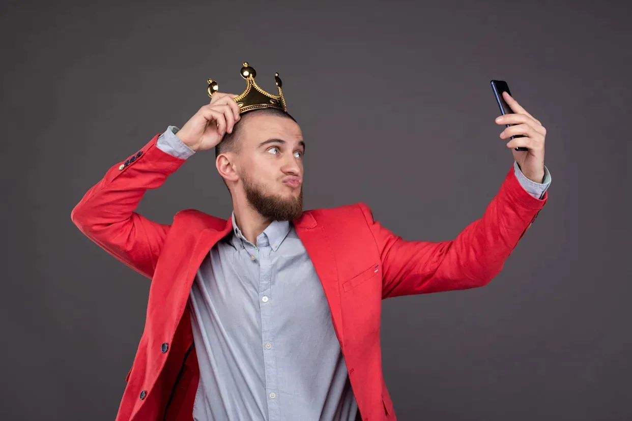 Narcisi otkrivaju sebe – jedna loša navika koju teško skrivaju