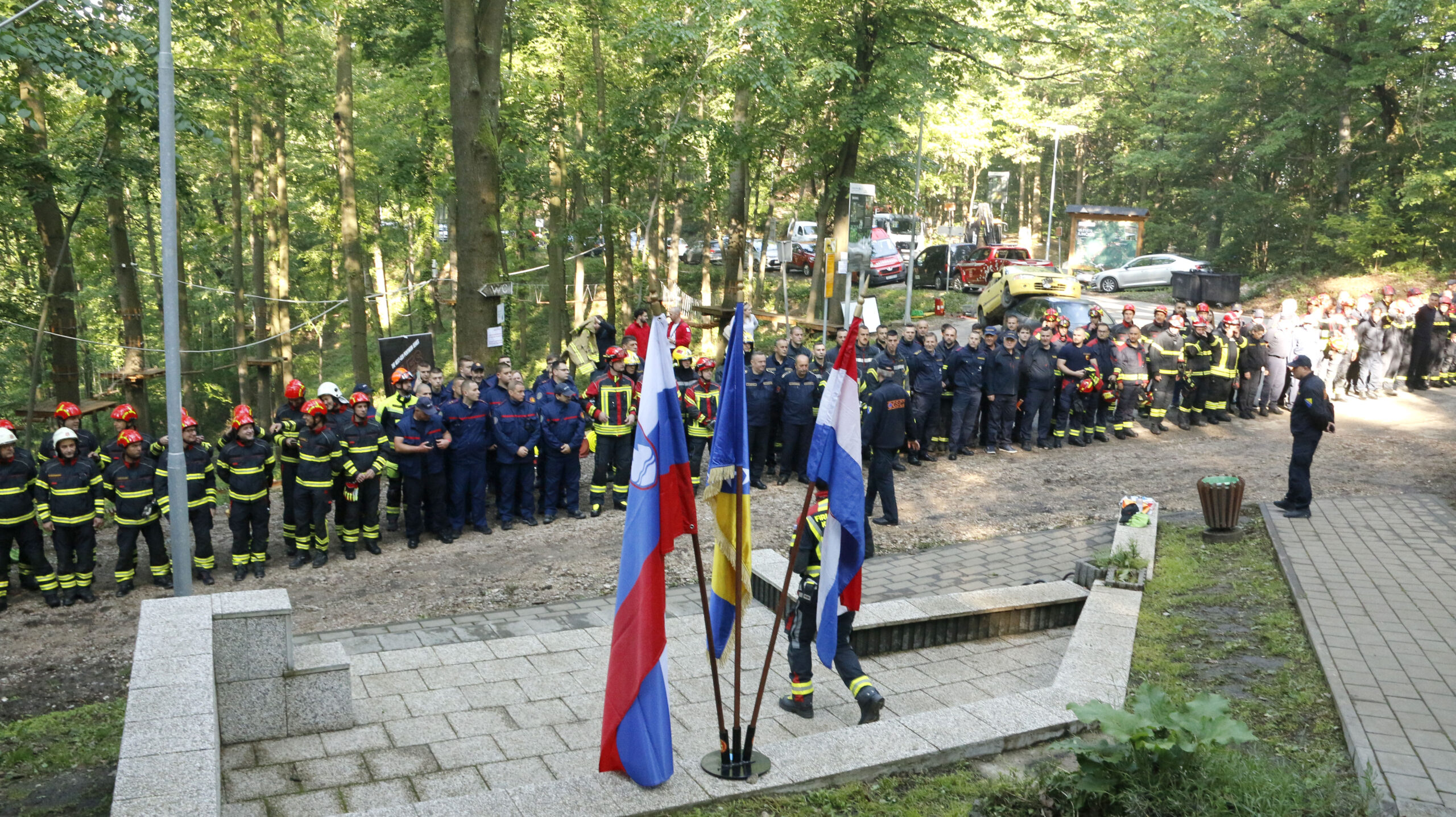 Tuzla: Više od 200 vatrogasaca na međunarodnoj obuci o spašavanju u saobraćajnim nesrećama