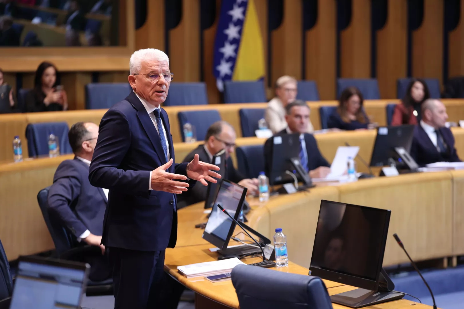 Dom naroda: Sporovi oko proširenja dnevnog reda sjednice