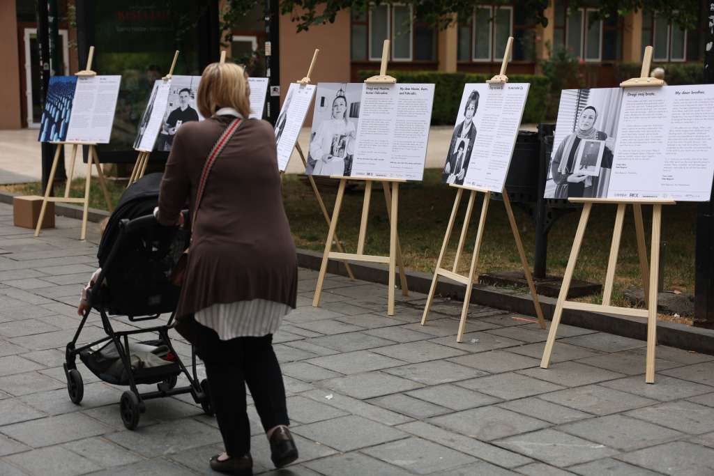 Izložba “Dragi moji: Srebrenička pisma” otvara rane i podsjeća na istinu