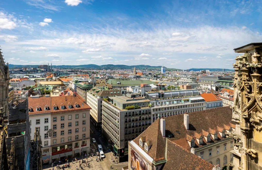 Državljanka Srbije (39) u austrijskoj prijestolnici izvela napad nožem na mladića (23) Državljanka Srbije (39) u austrijskoj prijestolnici izvela napad nožem na mladića (23)