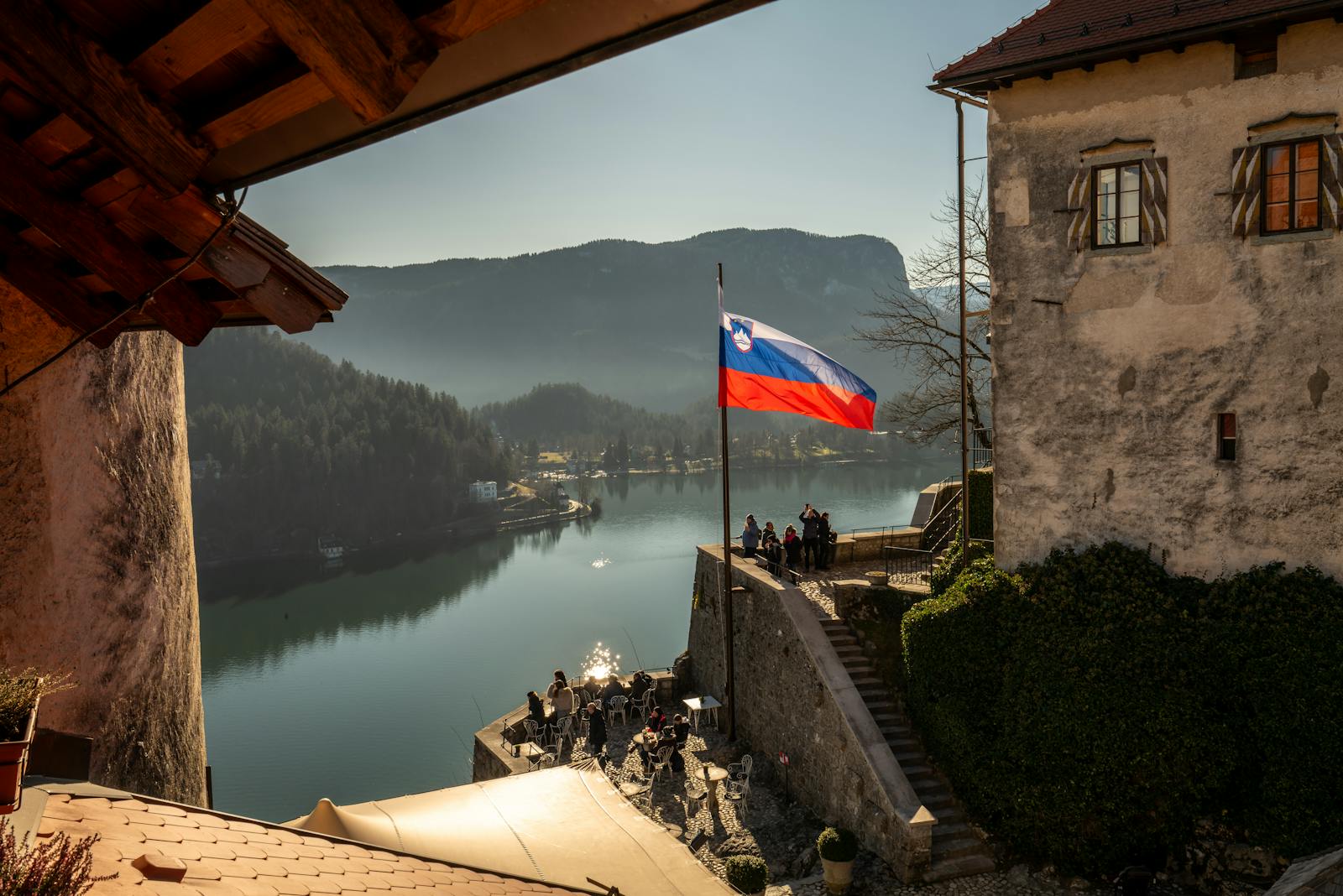 Slovenija uvodi obaveznu božićnicu za sve zaposlene
