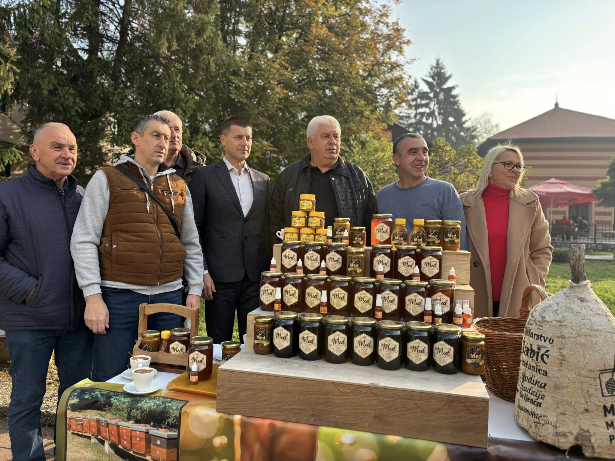 Gračanica slavila Dane meda: Pčelari predstavili svoje proizvode