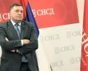 Milorad Dodik, predsjednik SNSD-a, u odijelu.
