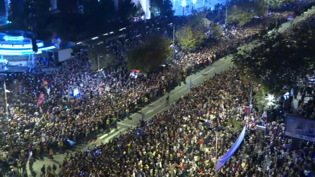 Studentski doček u Novom Sadu uz bakljadu i vatromet
