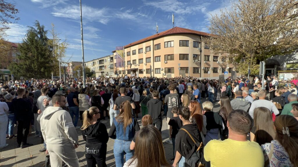 Protesti u Tuzli: Građani traže pravdu za zlostavljane maloljetnice