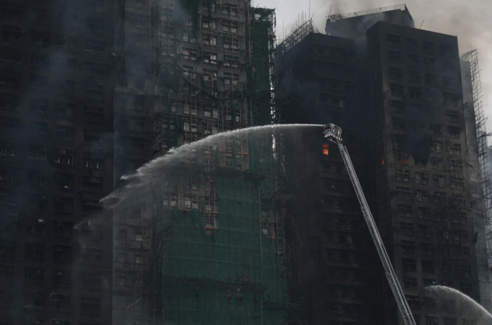 Tragedija u Hong Kongu: 75 poginulih, više od 300 nestalih u požaru