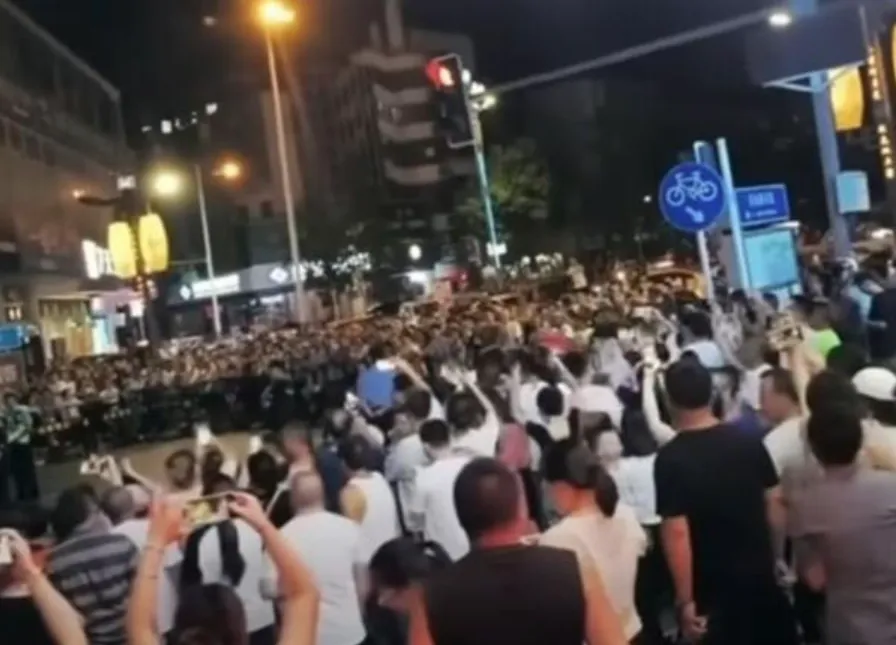 Protesti u kineskoj provinciji Guizhou zbog obaveznog kremiranja