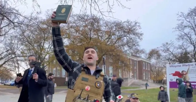 Američki političar pokušao spaliti Kur'an u Dearbornu