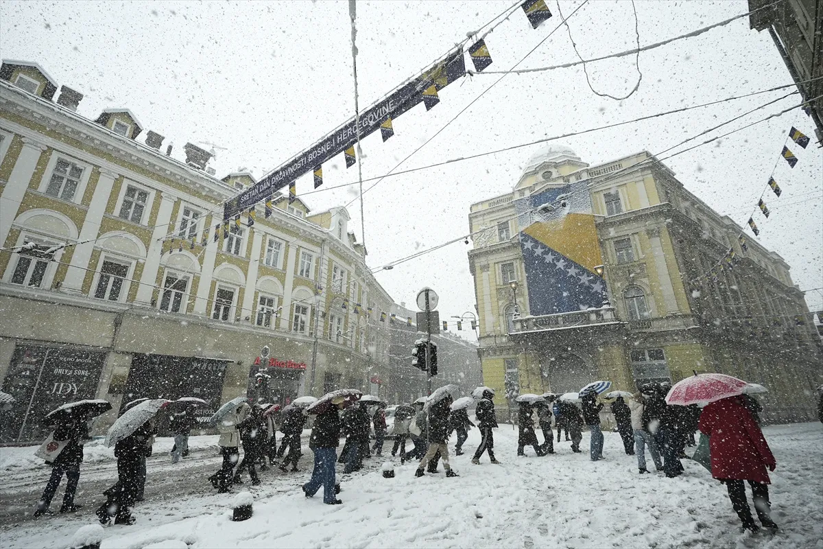 Snježne padavine zatvaraju puteve u regiji