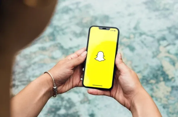 Snapchat uvodi javne razgovore o temama