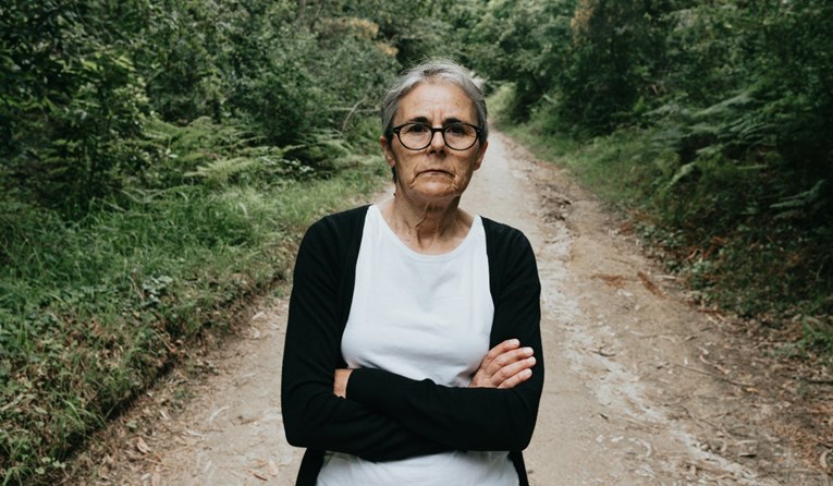 Deset karakteristika ljubomorne svekrve kojoj je teško prihvatiti odlazak sina